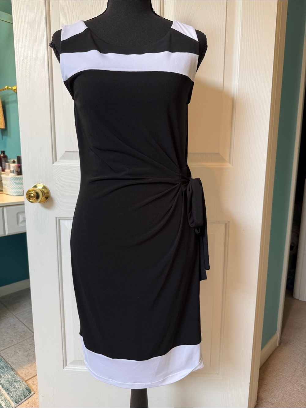 Sleek New York & Company Black and White Sleeveless Midi Dress with Side Knot